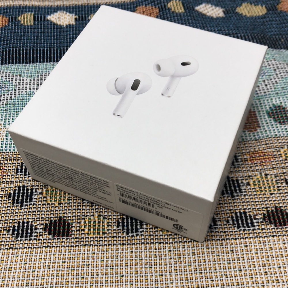 Apple AirPods Pro Gen with MagSafe case and Active Noise Cancellation - Picture 3 of 4